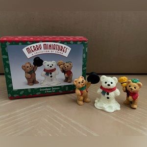 Hallmark Merry Miniatures. Snowbear Season. 3 piece set. 1997. QFM8602.